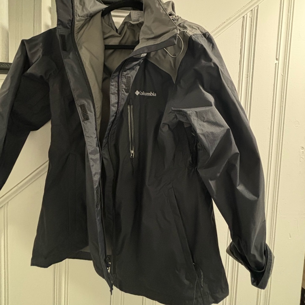 Columbia rain coat